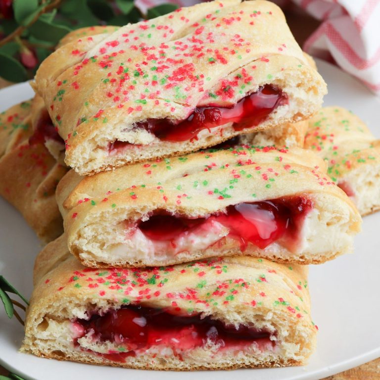 22 Cherry Desserts You&rsquo;ll Want to Bake All Season Long