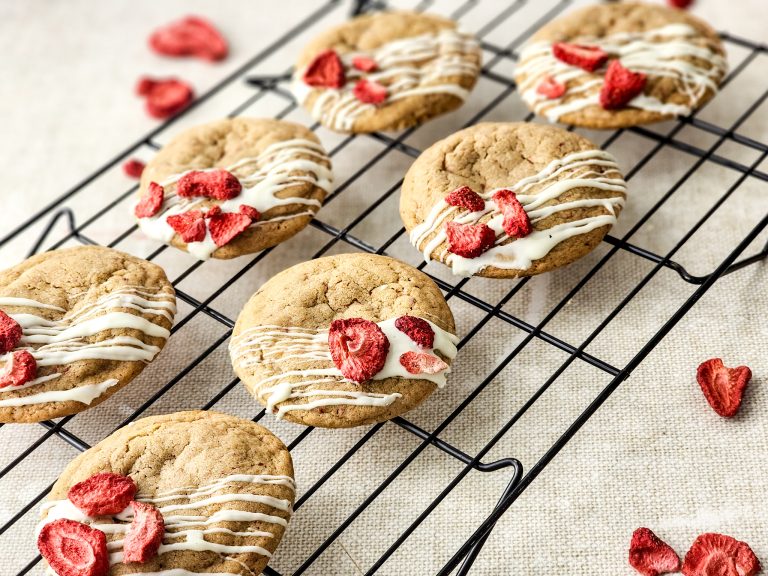 Strawberry Cheesecake Cookies