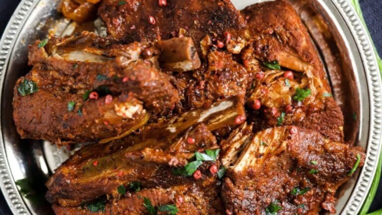 12 Delicious Slow Cooker Recipes You Can Leave to Do Their Thing