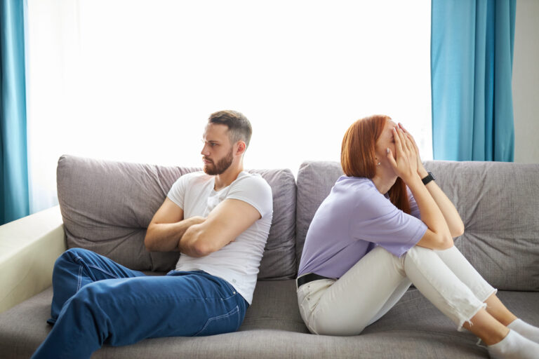 10 Dating Moves That Make Men Appear Clingy