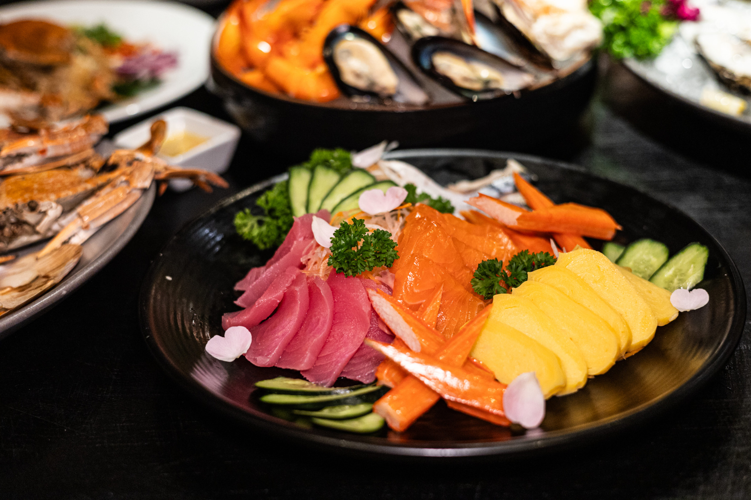 japanese food Mix Sashimi and Shirataki