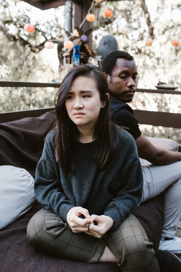 10 Alarming Signs Your Relationship Is draining Your Mental Health