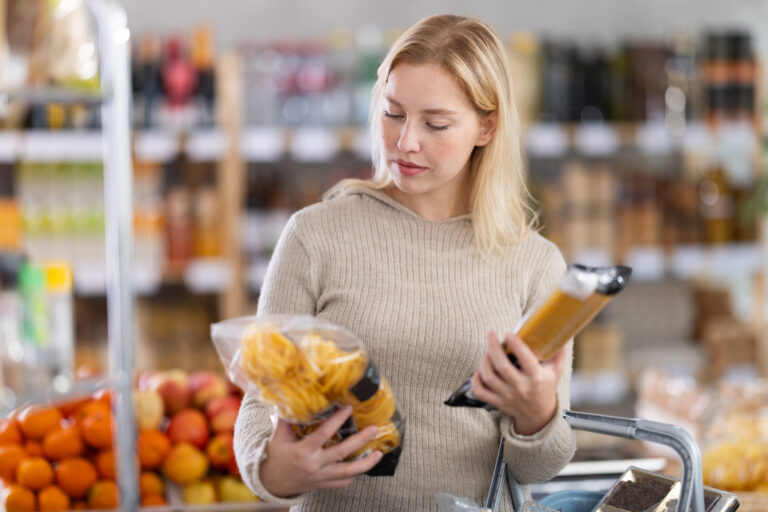New York lawmakers advance bill to remove “sell by” dates from food labels