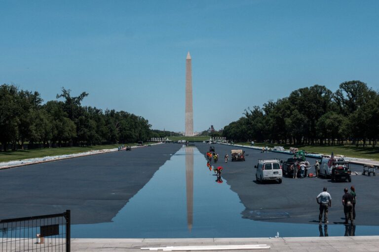 Trump blames contractor for Lincoln Memorial pool error