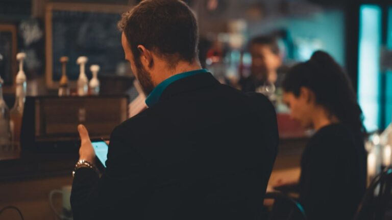 Service Staff Are Fed Up With Customers Phubbing (Phone-Snubbing) at the Counter