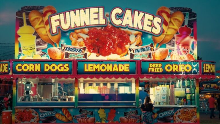 You Should Never Order These 9 Foods at Amusement Parks