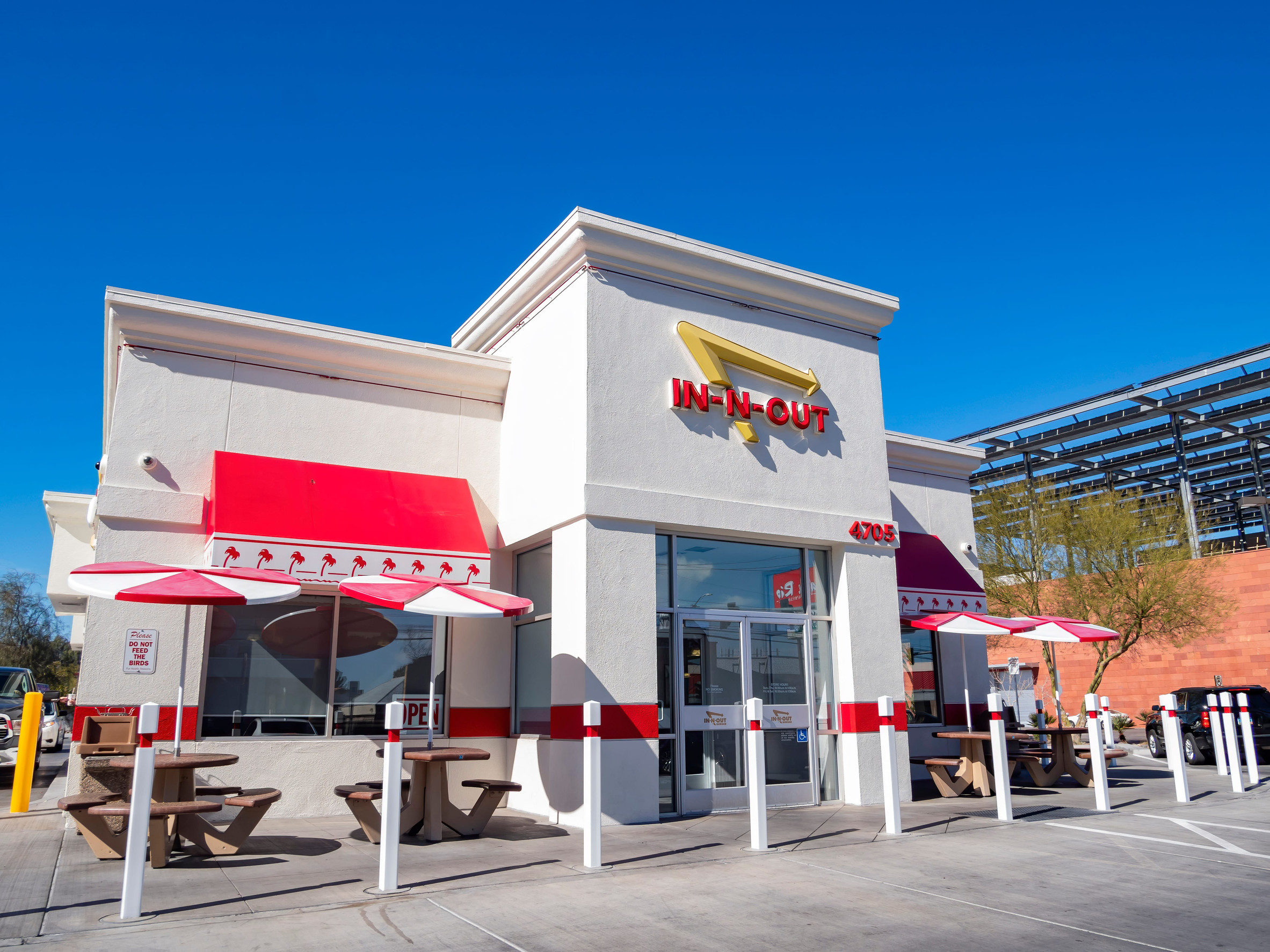 Las Vegas, FEB 12: Exterior view of the In N Out Burger on FEB 12, 2020 at Las Vegas, Nevada