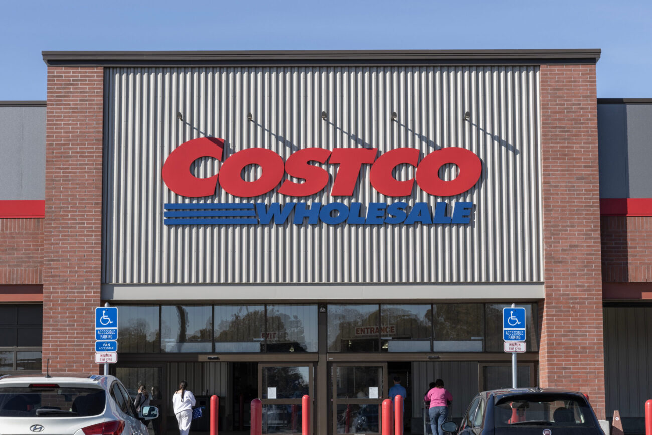 A bustling day at Costco Wholesale, where members gather to shop for everything from groceries to electronics, enjoying the benefits of bulk buying and savings. Image Credit: jetcityimage/ 123RF
