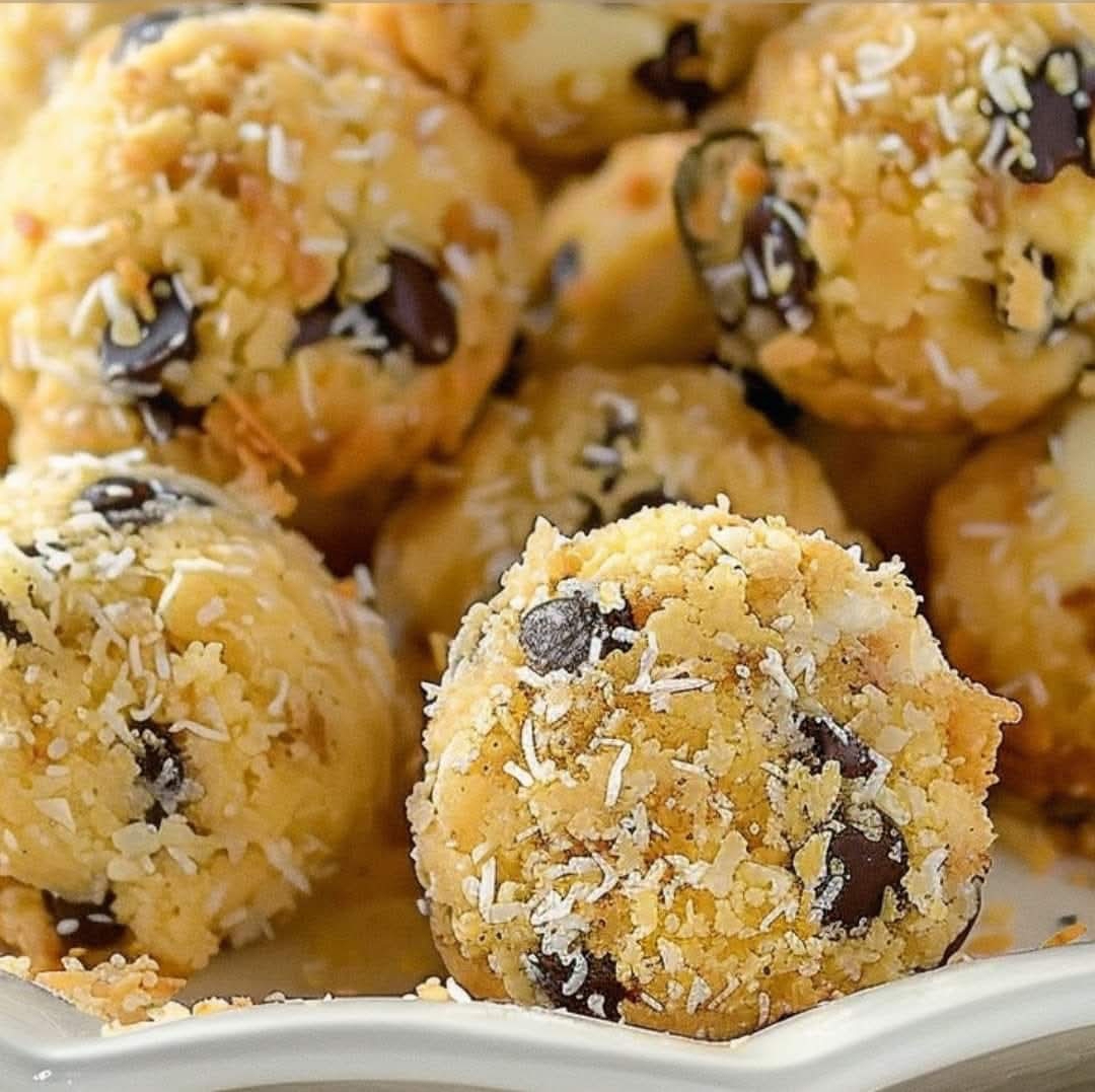 What Are Moose Farts? The Canadian No-Bake Treat With Chocolate, Coconut, and Graham Crackers&nbsp;
