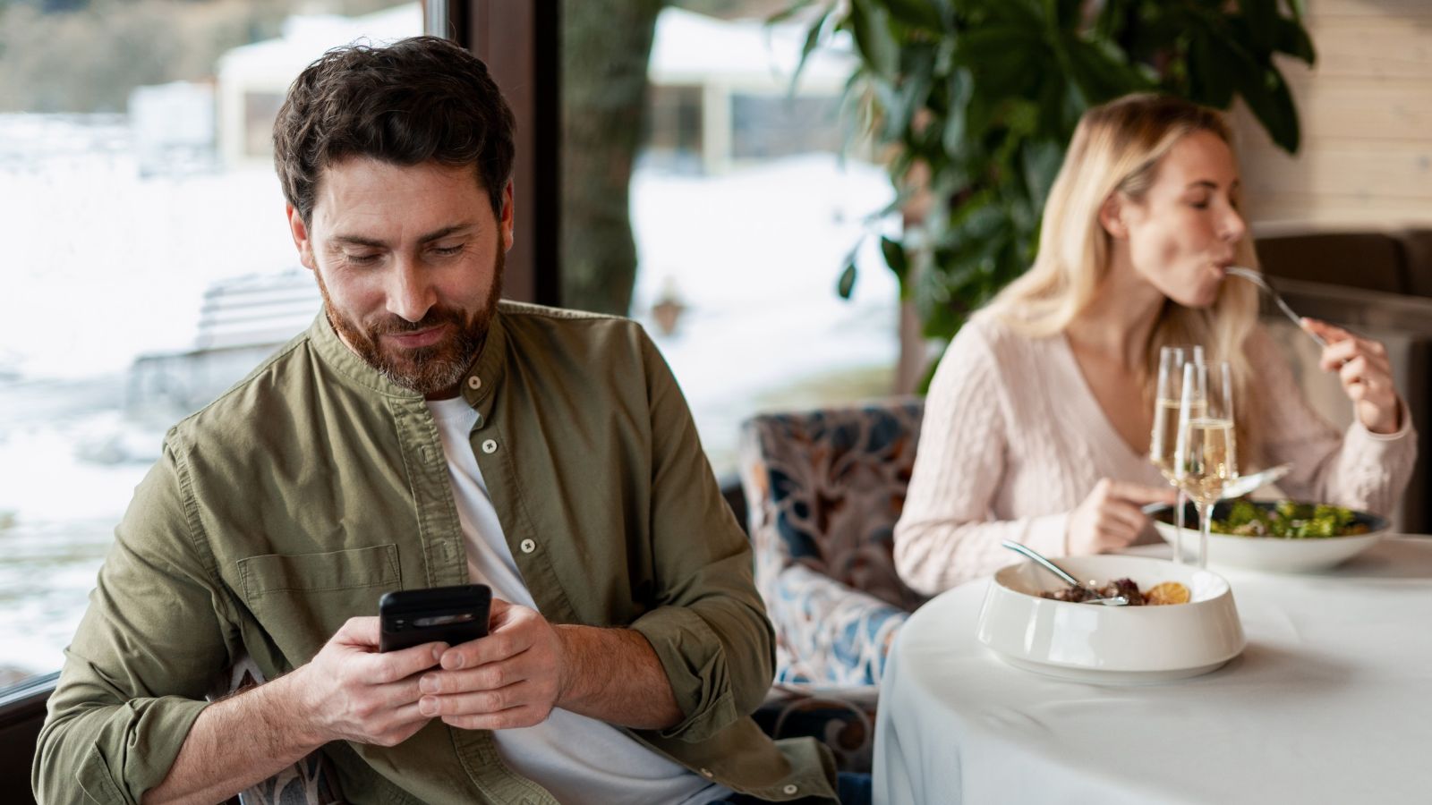 10 Restaurant Habits That Can Make You Look Rude