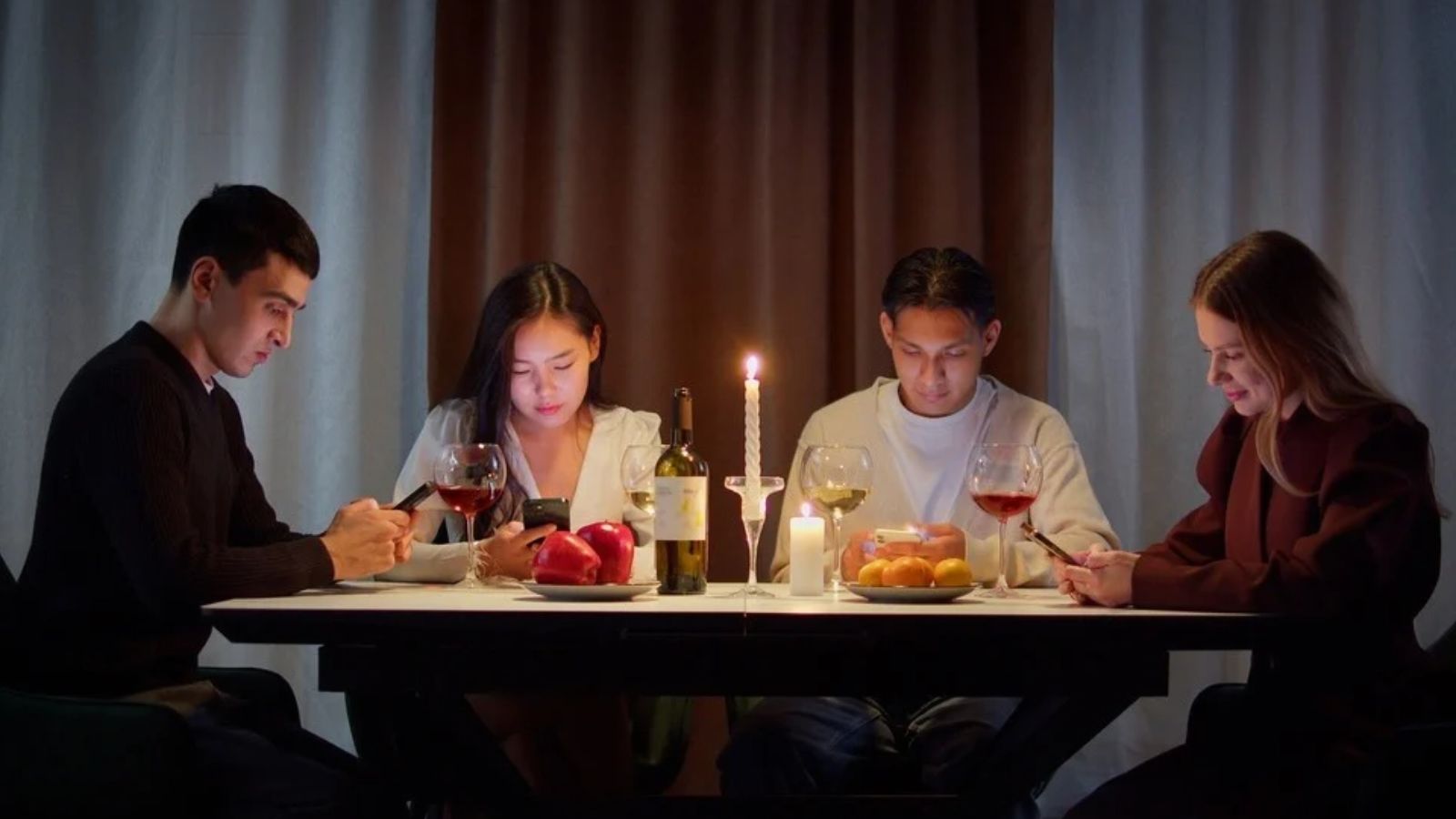 10 Dinner-Table Habits Polite Guests Try to Avoid