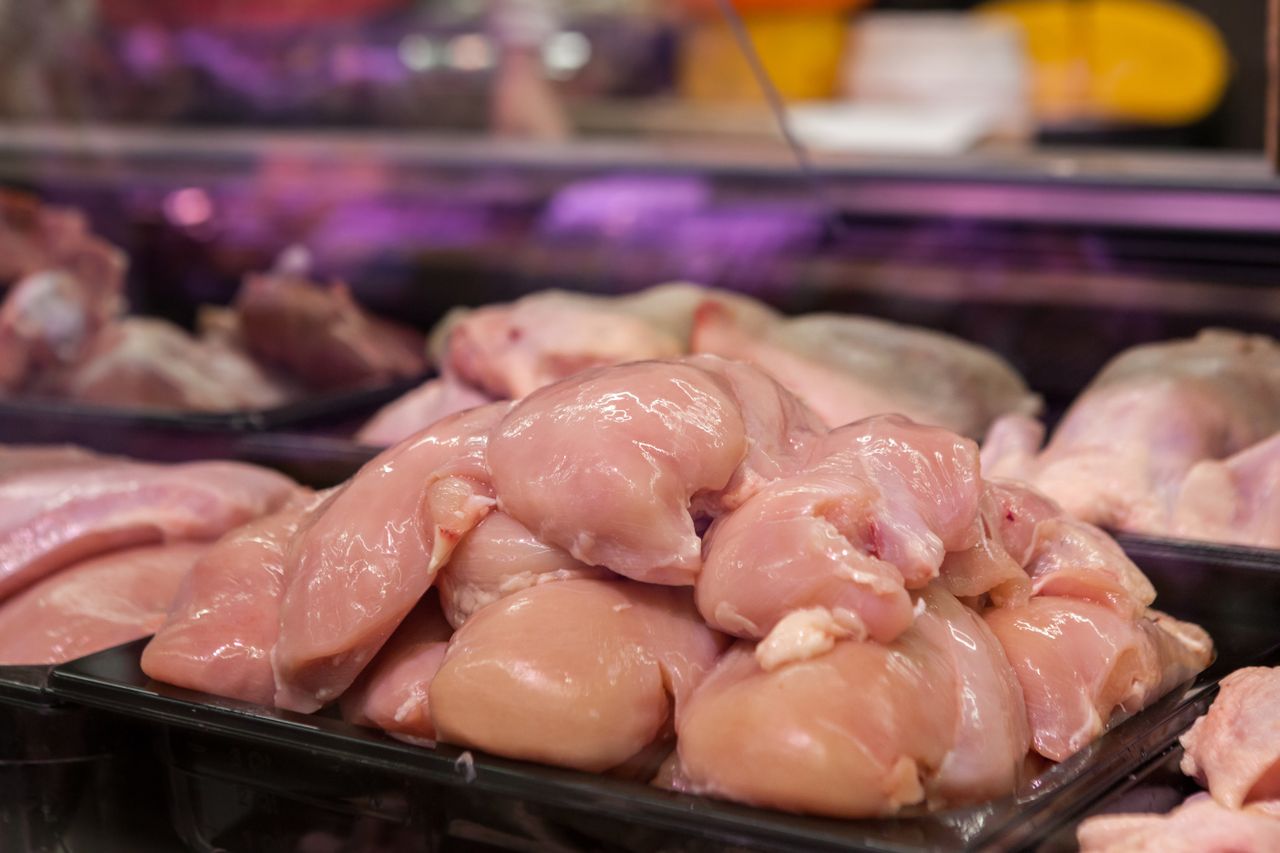 raw-meat-on-display-in-supermarket-