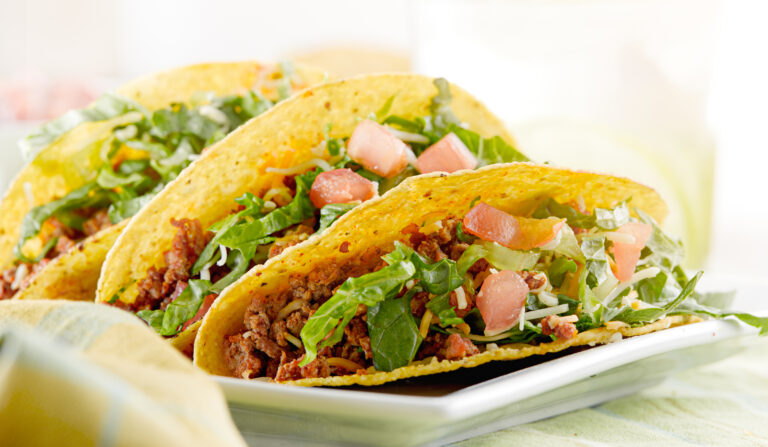 8 Foods That Are Hard to Eat Politely in Public