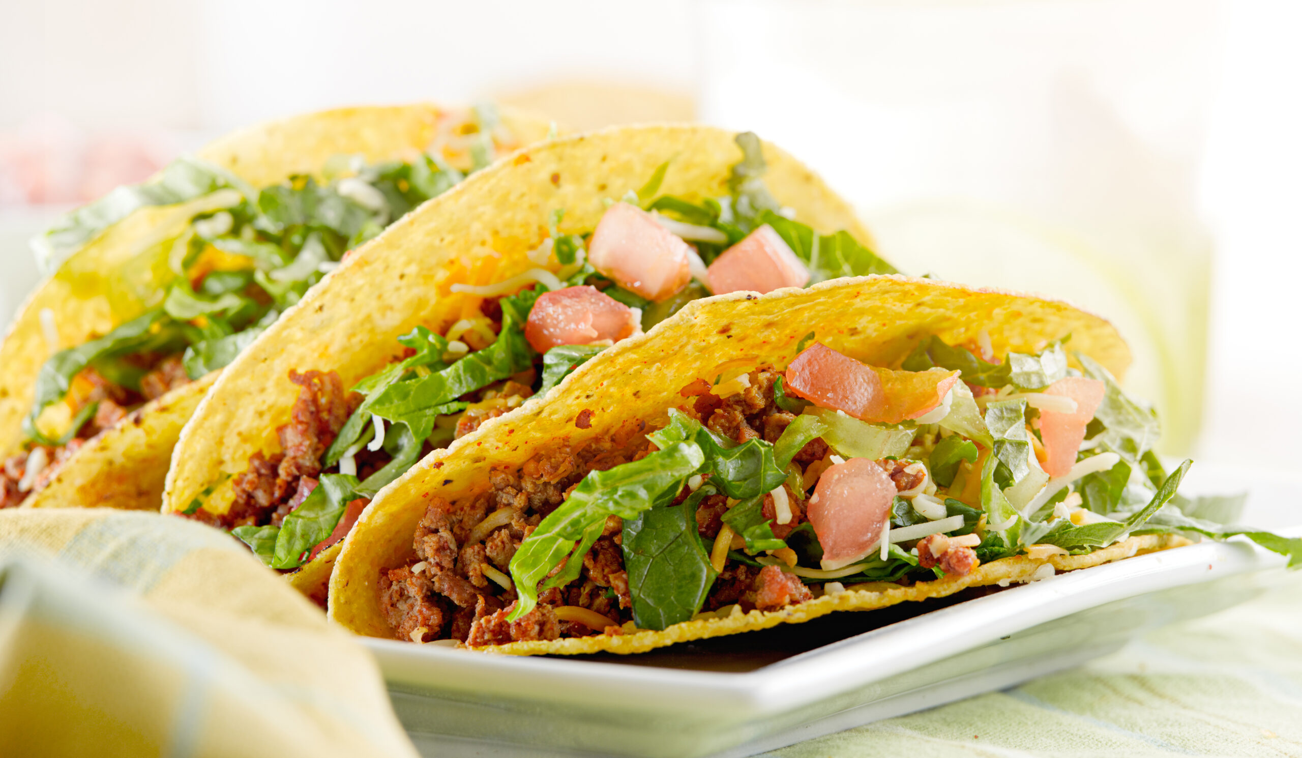 8 Foods That Are Hard to Eat Politely in Public