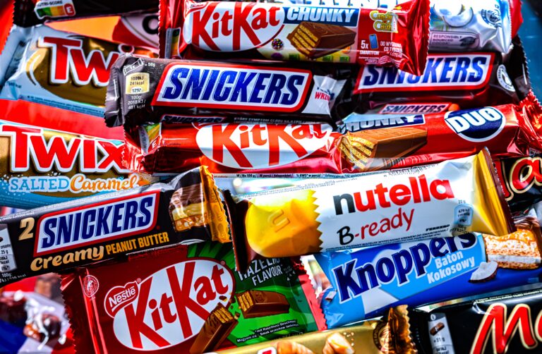 10 Candy Bars That Take Boomers Straight Back to the 1970s